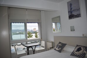 Double or Twin Room - Hostal Lucy (Santander)