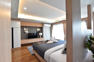 Deluxe Suite | Vinnuaðstaða fyrir fartölvur, myrkratjöld/-gardínur, aukarúm