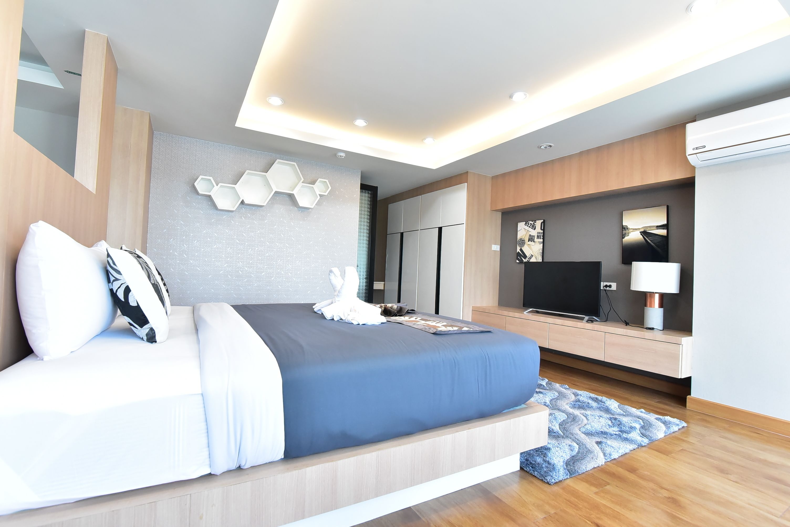 deluxe suite | blackout curtains, rollaway beds, free wifi, bed sheets