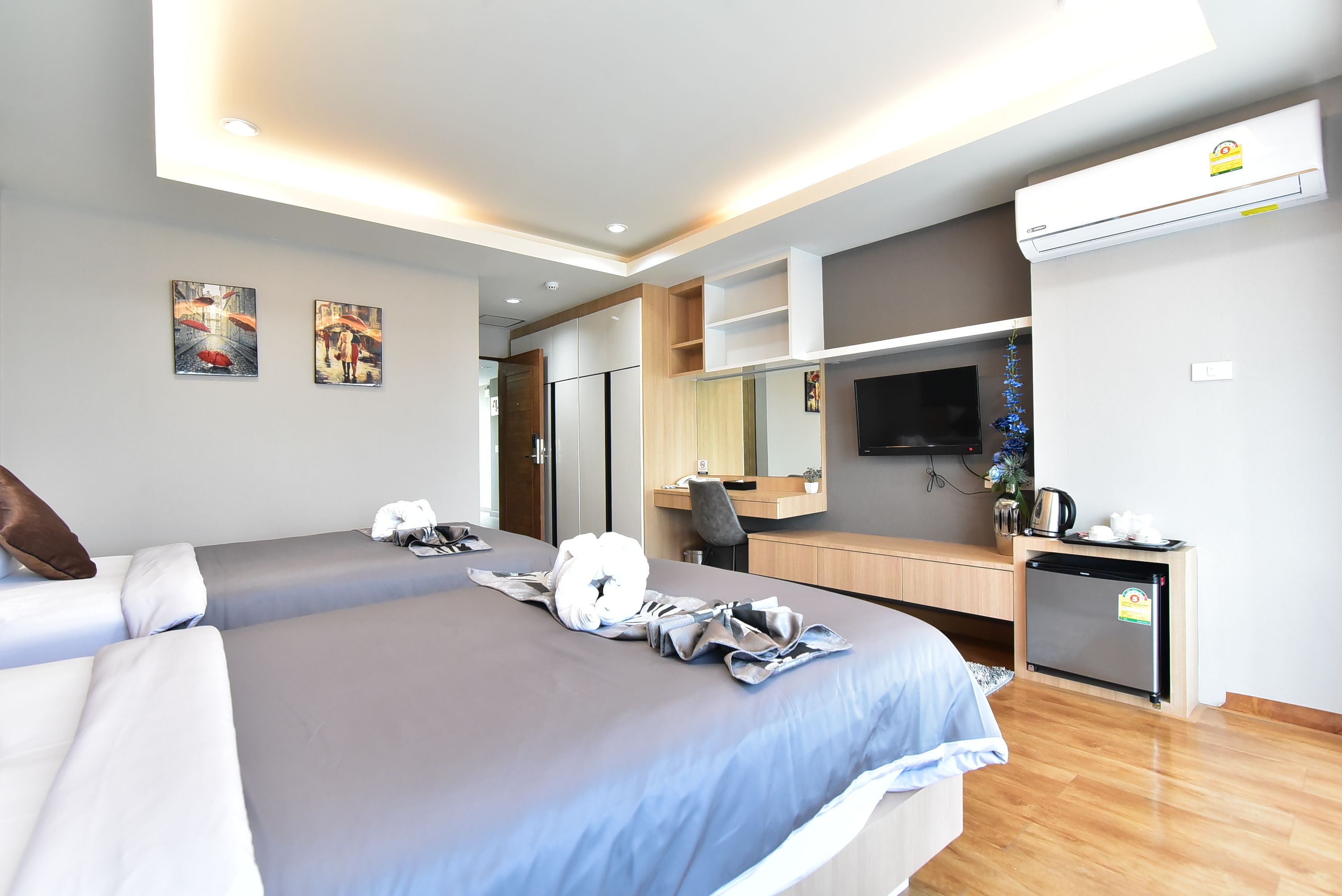 superior twin room   | blackout curtains, rollaway beds, free wifi, bed sheets