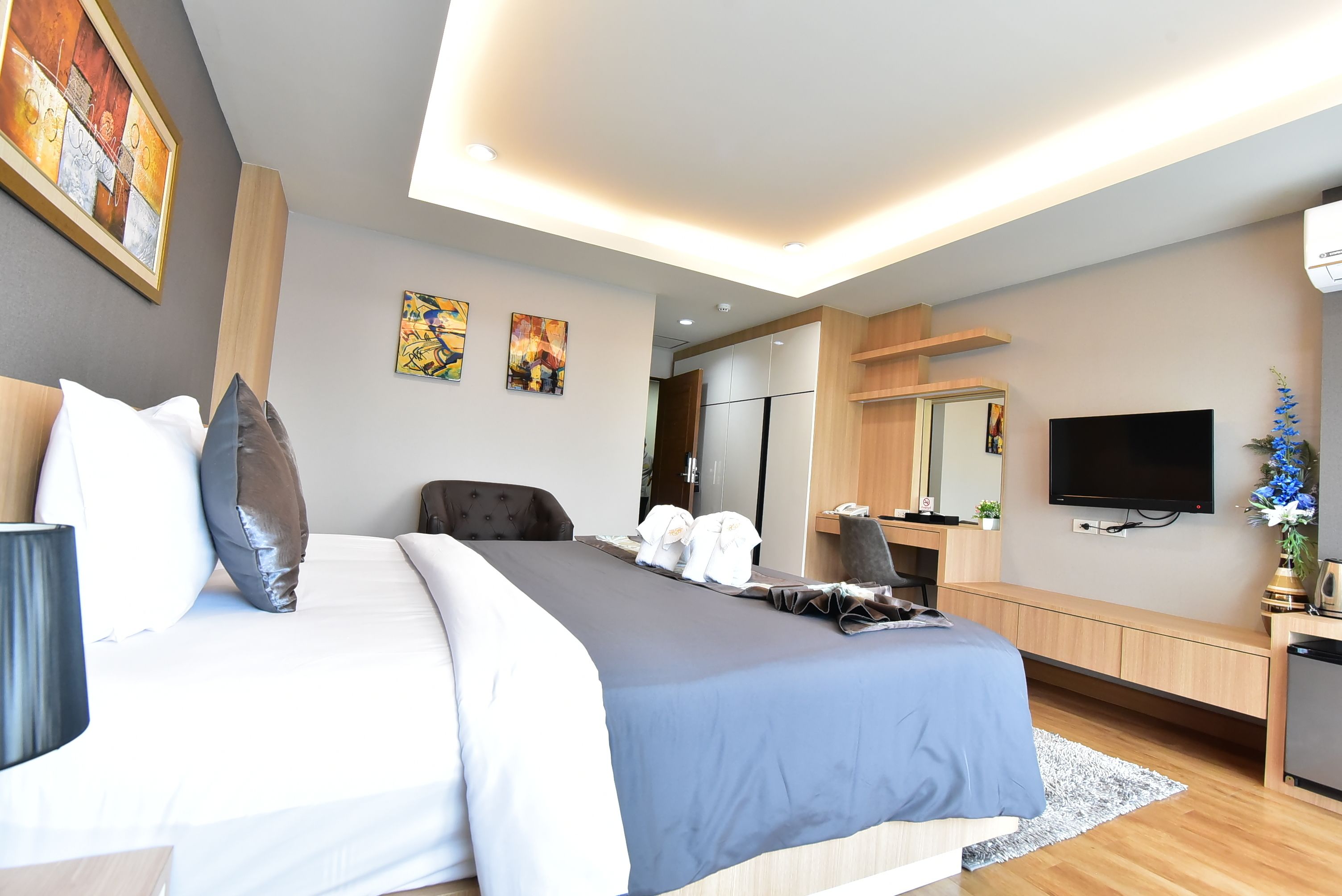 superior double room with balcony   | blackout curtains, rollaway beds, free wifi, bed sheets