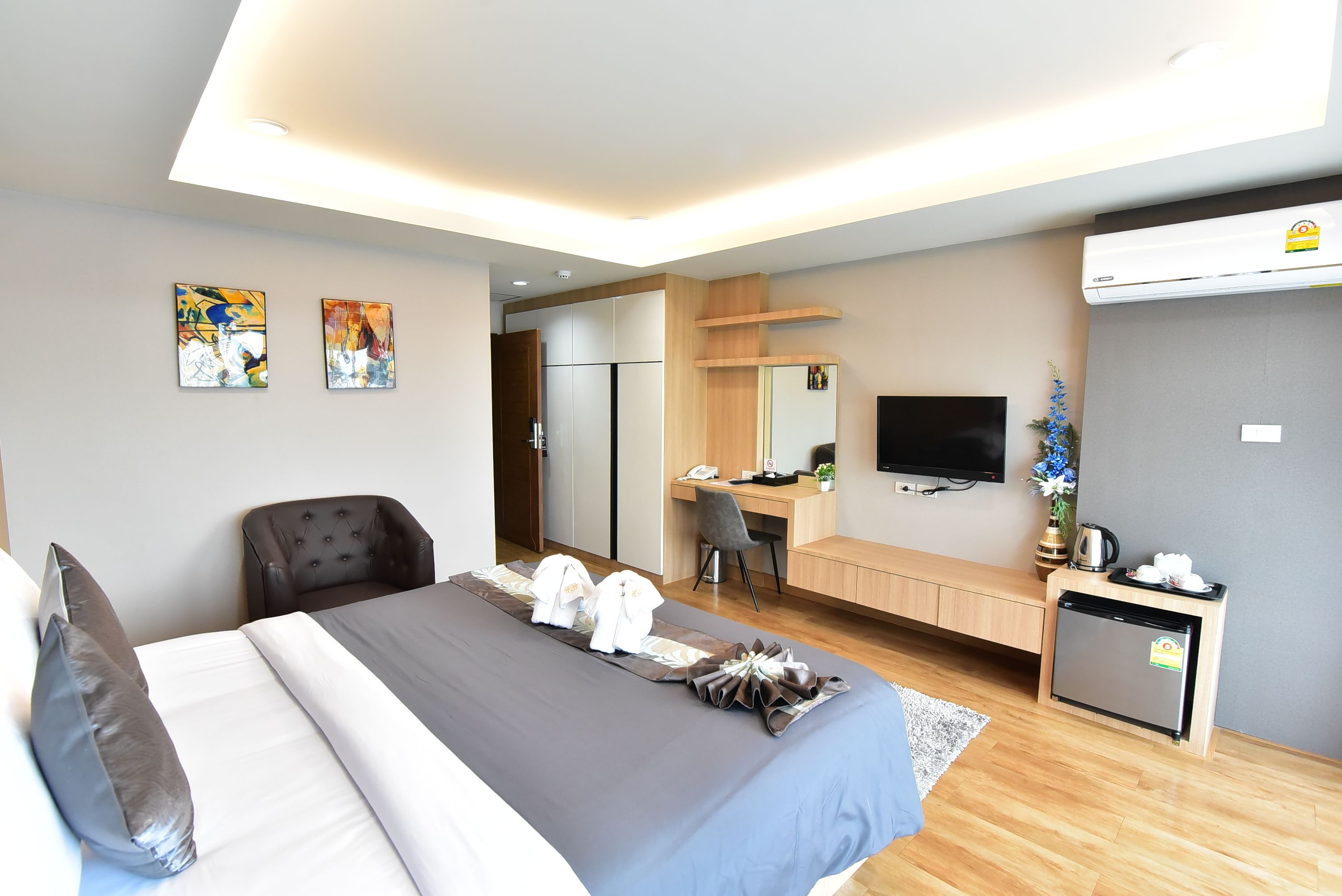 superior double room with balcony   | blackout curtains, rollaway beds, free wifi, bed sheets