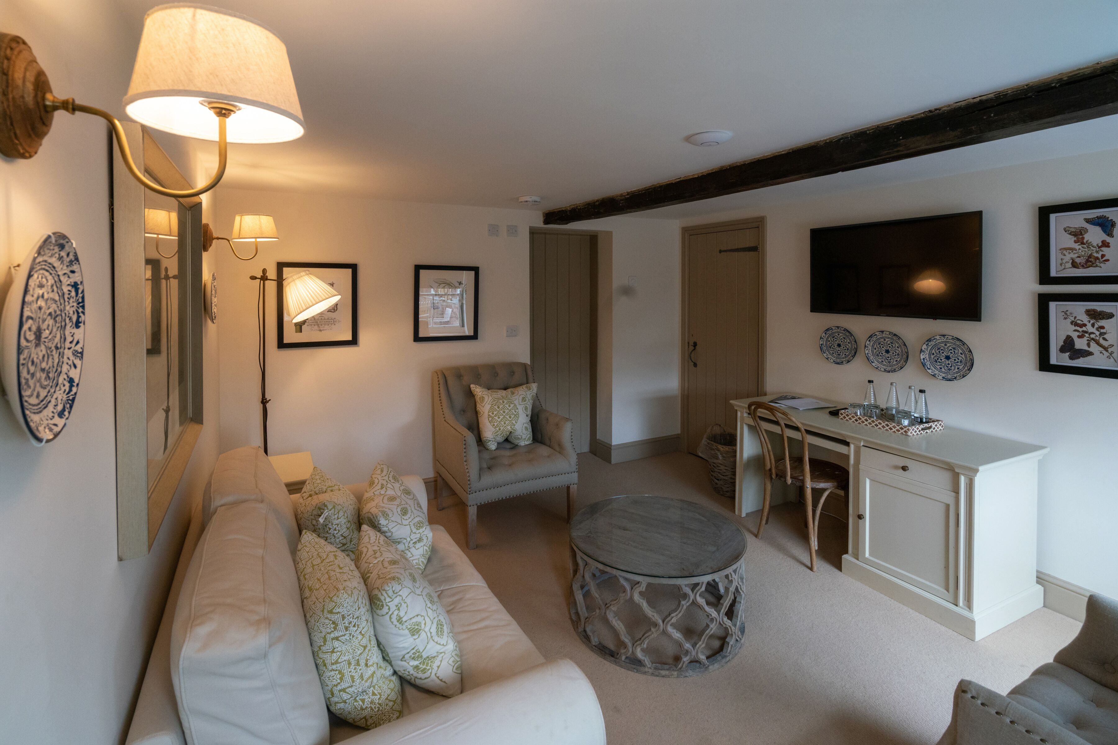 룸, 더블침대 2개, 금연, 파티오 | 거실 공간 | 스마트 TV