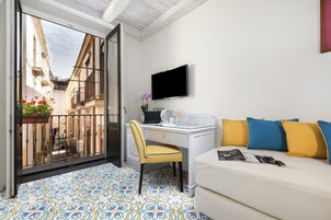 Deluxe Double Room, Non Smoking | Room amenity