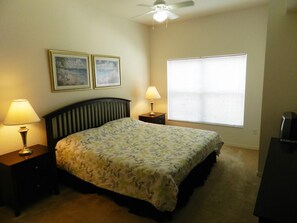 Familien-Stadtwohnung, zum Garten hin | 3 Schlafzimmer, laptopgeeigneter Arbeitsplatz, Bügeleisen/Bügelbrett