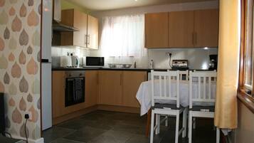 Tủ lạnh, lò vi sóng