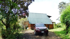 Unclassified image, 3 of 13, button - Quetzal Valley Cabins (Copey)