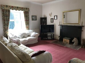 Living area - Byrness House (Newcastle-upon-Tyne)