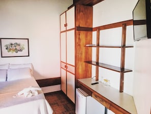 Double Room | Minibar, free WiFi, bed sheets