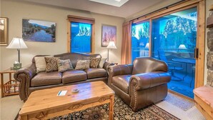 Living area - Canyon Creek A 105 (Steamboat Springs)