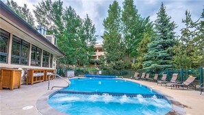 Outdoor pool - Canyon Creek A 105 (Steamboat Springs)