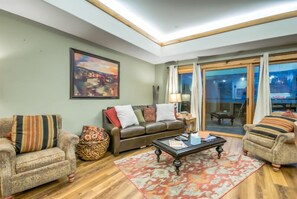 Flat-screen TV, fireplace