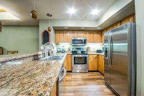 Stovetop, dishwasher, cookware/dishes/utensils, dining tables