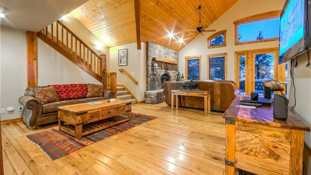 Flat-screen TV, fireplace - Chateau Belle (Steamboat Springs)