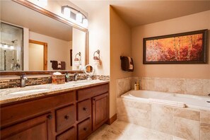 5 bedrooms, free wired internet