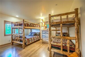 3 bedrooms, iron/ironing board, free WiFi, bed sheets - Crosstimbers 2683 (Steamboat Springs)