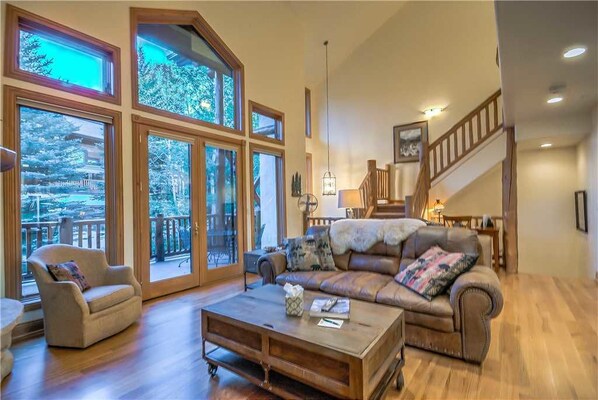 Flat-screen TV, fireplace