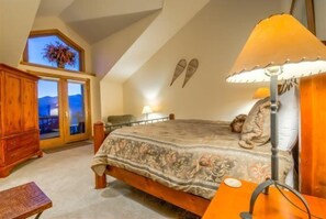 4 slaapkamers, een strijkplank/strijkijzer, gratis kabelinternet