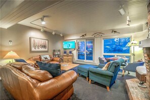 Taulutelevisio, takka