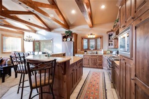 Dishwasher, griddle - Eagles Nest Chalet (Steamboat Springs)