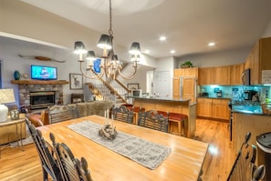 In-room dining - Elk Run 3 (Steamboat Springs)