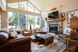 Flat-screen TV, fireplace, DVD player - Elk Run 3 (Steamboat Springs)