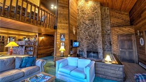 Living area - Heavenly Daze Chalet (Steamboat Springs)
