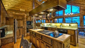 Private kitchen - Heavenly Daze Chalet (Steamboat Springs)