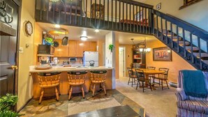 In-room dining - Hillsider 6 (Steamboat Springs)