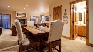 In-room dining - La Casa 06 (Steamboat Springs)