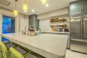 Stovetop, dishwasher, cookware/dishes/utensils, dining tables - La Casa 23 (Steamboat Springs)