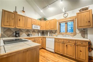 2 多间卧室、免费高速有线上网