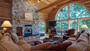 Living area - Links and Logs Chalet (Steamboat Springs)