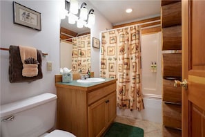 Bathroom - Links and Logs Chalet (Steamboat Springs)