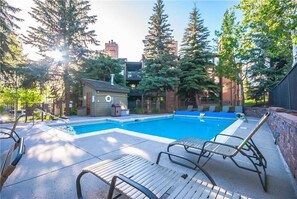 Outdoor pool - Lodge A 109 (Steamboat Springs)