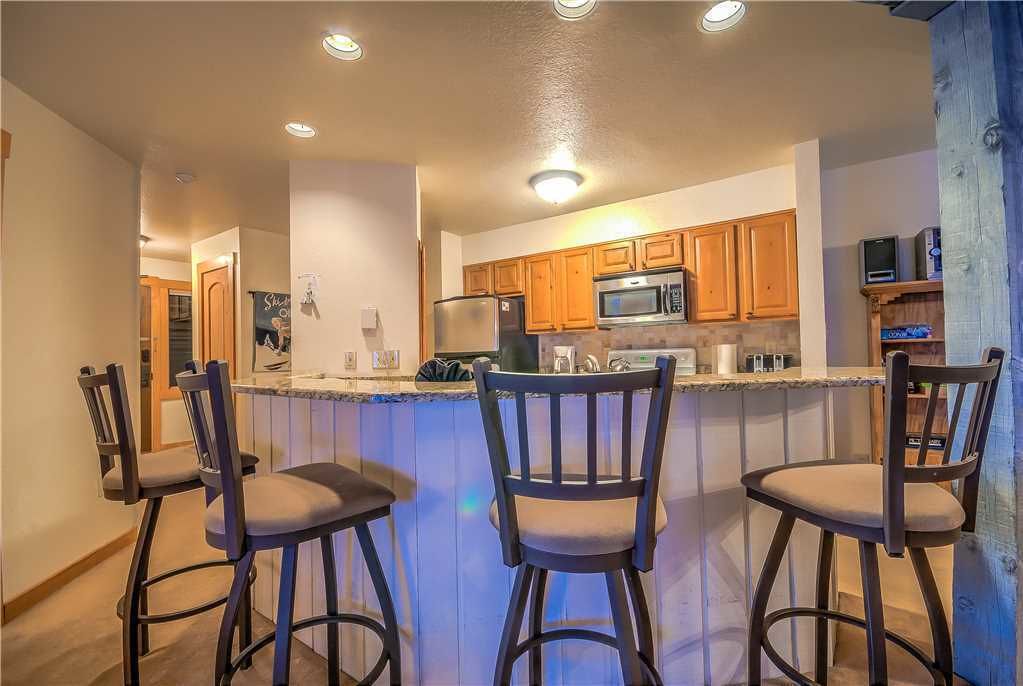 Stovetop, dishwasher, cookware/dishes/utensils, dining tables