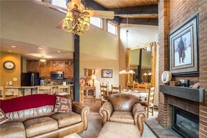 Flat-screen TV, fireplace