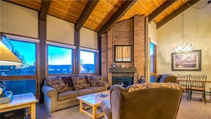 Flat-screen TV, fireplace, DVD player - Lodge C 303 (Steamboat Springs)