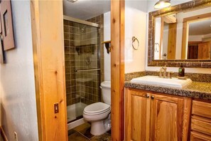 Bathroom - Lodge E 103 (Steamboat Springs)