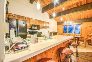 Stovetop, dishwasher, cookware/dishes/utensils, dining tables