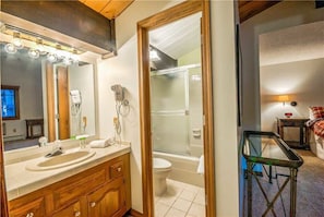 Bathroom - Phoenix 126 (Steamboat Springs)