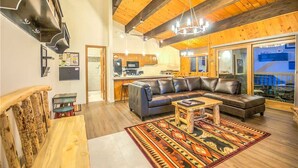 Flat-screen TV, fireplace - Phoenix 126 (Steamboat Springs)