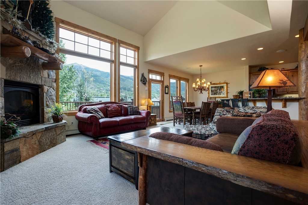 Flat-screen TV, fireplace