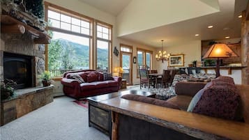 Flat-screen TV, fireplace