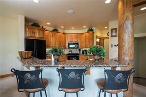 冰箱、炉灶、洗碗机、厨具/餐具