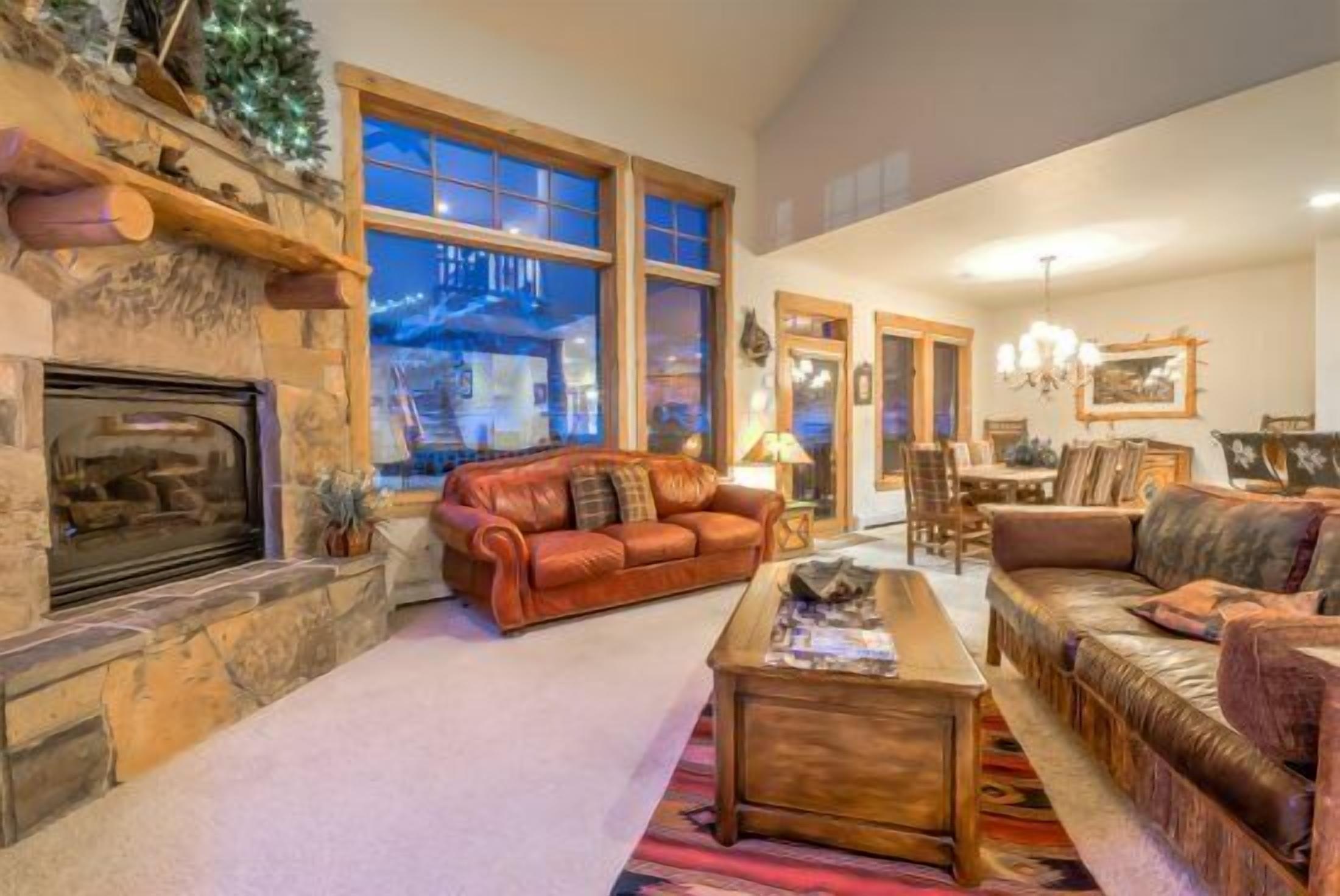 Flat-screen TV, fireplace