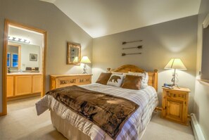 3 bedrooms, free wired Internet