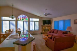 3 bedrooms, free wired Internet - Mustang Run 4A (Steamboat Springs)