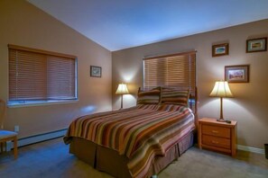 3 bedrooms, free wired Internet