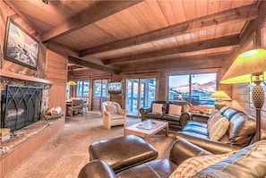 Flat-screen TV, fireplace - Sky View Chalet (Steamboat Springs)